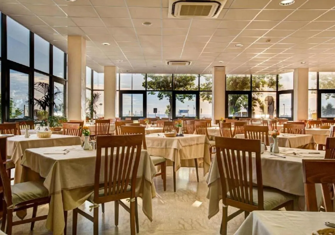 Hotel Atlas Римини 3*,