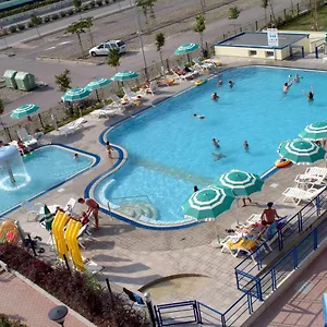 Apartman Altanea Residences Con Piscina Caorle