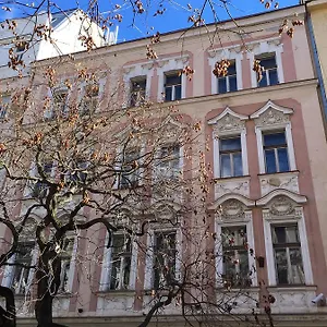 Vendégház Kralovsky Vinohrad Prága